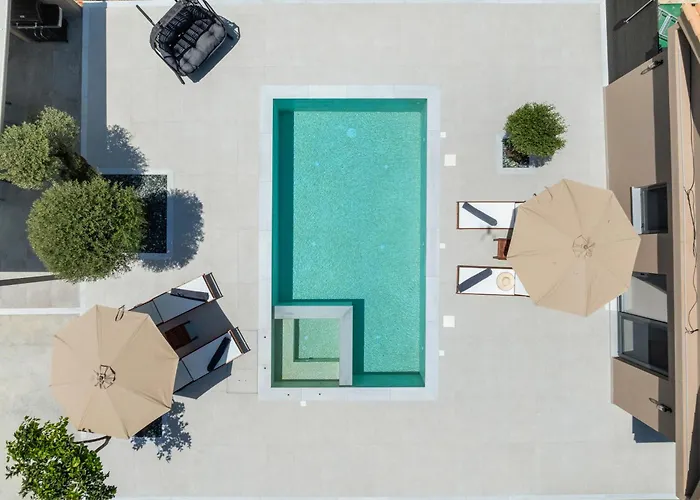 Luxury Waterfalls Privet Pool Jaccuzi